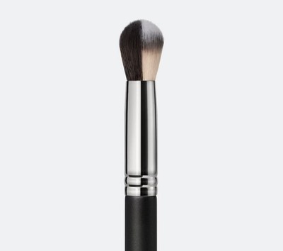 MAC 128 SPLIT FIBER CHEEK BRUSH - NEW IN BAROCDED SLEEVE