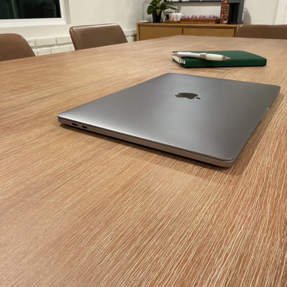 Apple MacBook Pro 15.4" (1TB HDD, Intel Core i7, 3.1GHz, 16GB RAM, AMDRadeon2017 - Image 4 of 4