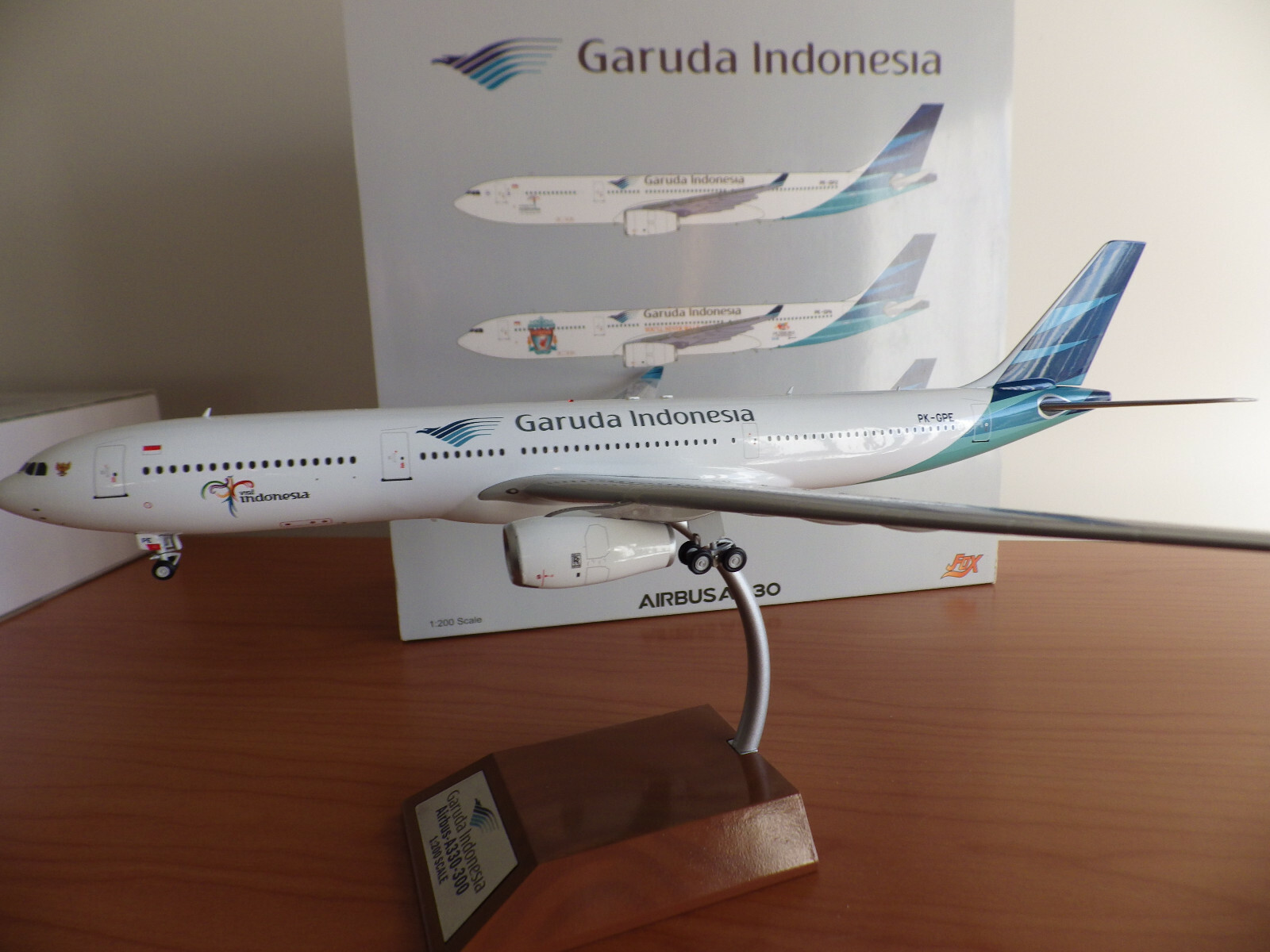1 200 GARUDA AIRLINES AIRBUS A330-300 BY INFLIGHT200 LTD EDITION 1 200 GARUDA AIRLINES AIRBUS A330-300 BY INFLIGHT200 LTD EDITION