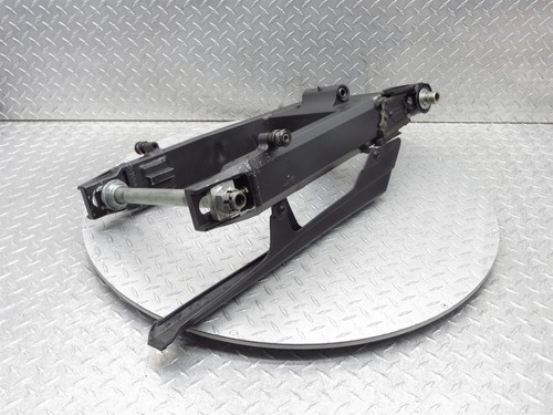 2004 02-06 Kawasaki ZX1200 ZX12R Rear Swingarm Arm Chain Guard Guide Cover - Picture 4 of 10