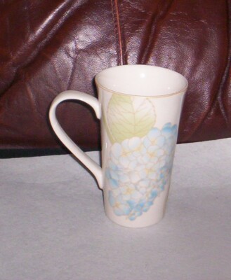 222 FIFTH  BLYTHE HYDRANGEA Flower Latte Mug   New