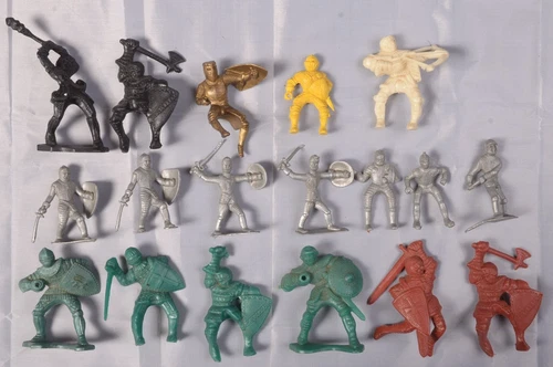 Lot Of 18 Vintage Tim-Mee/Lido Plastic Medieval Castle Knights Playset Figures
