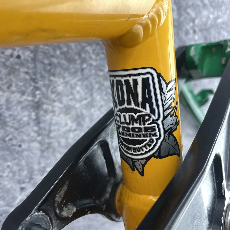 Cuadro de colección Kona Stinky Dee-Lux 18 pulgadas aluminio Freeride DH 90s MTB montaña Foto 2 de 4