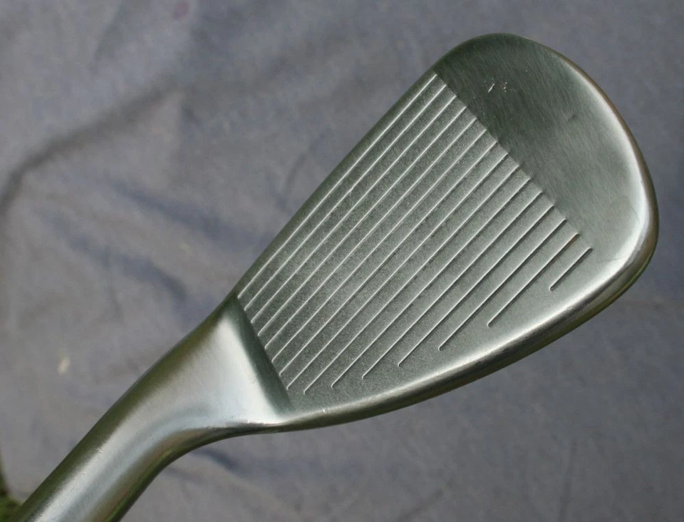Titleist DCI 962 # 9 Iron Dynamic Gold S300 Stiff Flex Steel - Image 2 of 4