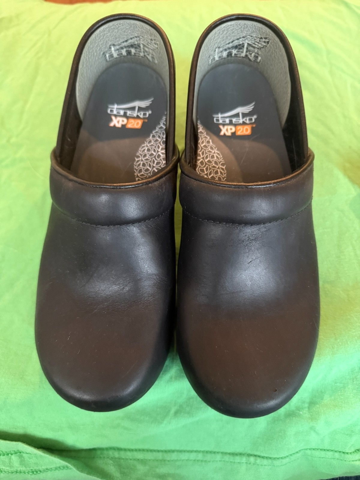 Dansko XP 2.0 Black Leather Slip-Resistant Clog – Size 37 (US 6.5-7) – Excellent