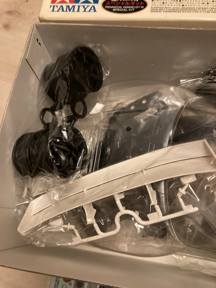 NEW 58239 TAMIYA VINTAGE 1/10 RC TA03F TA03 NISSAN PENNZOIL R34 GT-R SPECIAL KIT - image 2 of 4