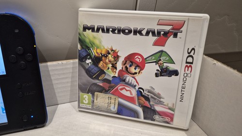 NINTENDO 2DS EDIZIONE MARIO KART 7 - COMPLETO DI IMBALLO + CARICATORE E GIOCO - Foto 3 di 20