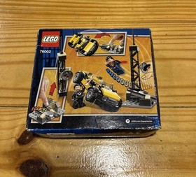 NEW/SEALED  LEGO DC Universe Super Heroes Superman Metropolis Showdown - 76002