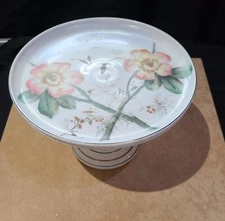 VINTAGE HANDPAINTED DESSERT  FOOTED COMPOTE PEDESTAL CAKE PLATE ♡ 6.75" X 10"