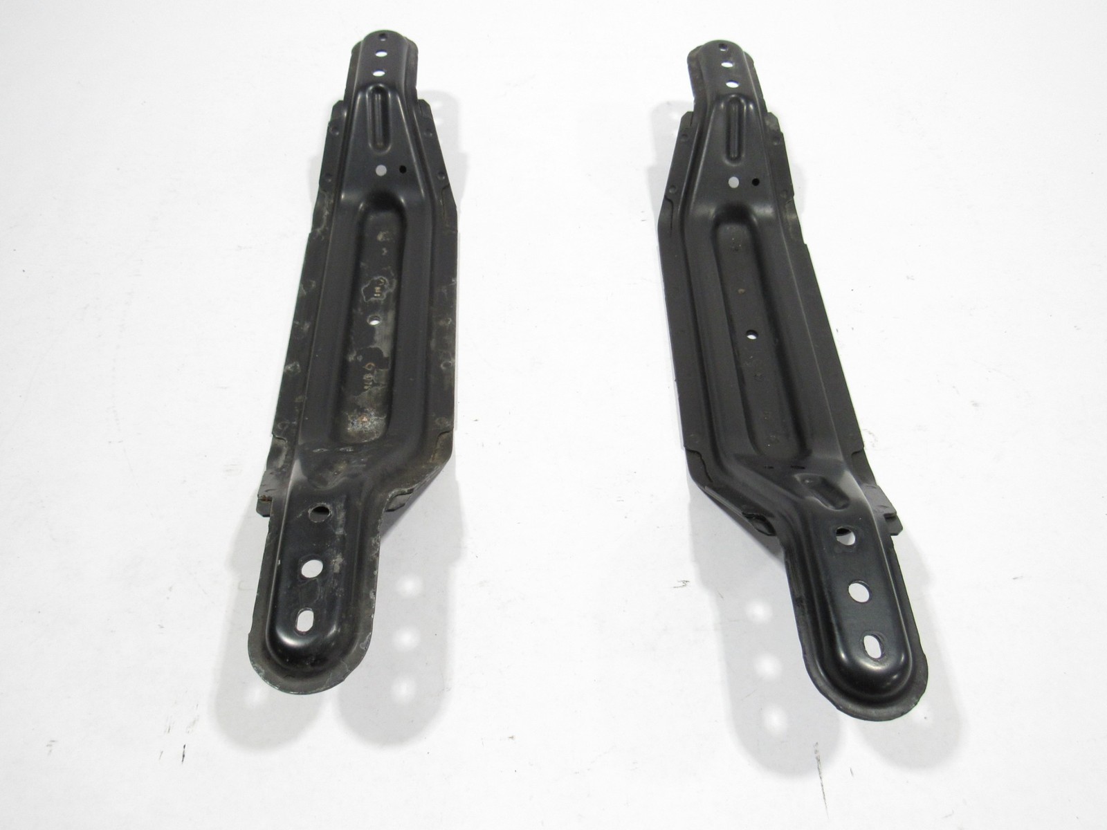 Maserati Levante 2016-2024 Bumper brackets Set