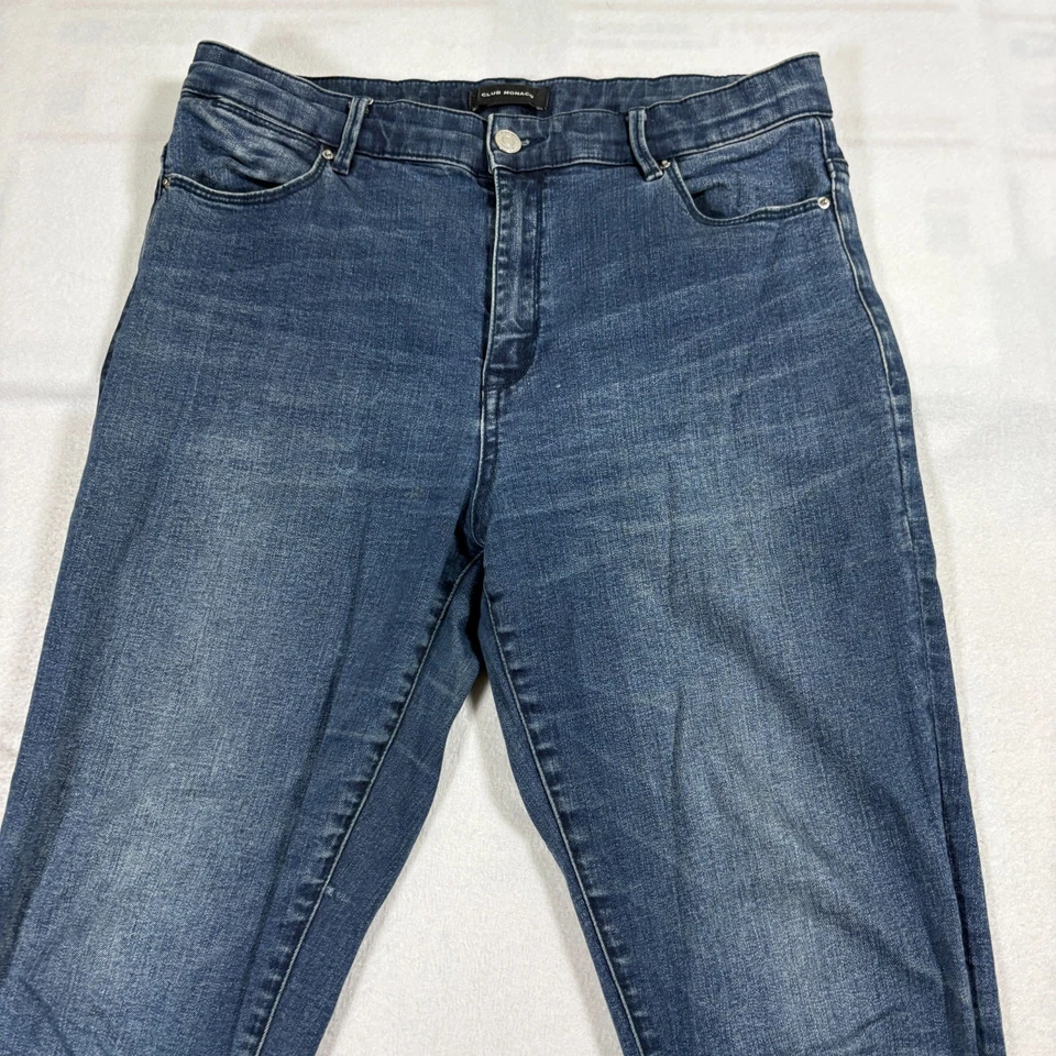 Pantalones de mezclilla Club Monaco para mujer lavado oscuro ajustados dobladillo crudo elástico tiro medio 28x26 Foto 3 de 4