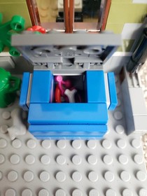 LEGO Creator Expert Parisian Restaurant 10243 With Box And Manuals