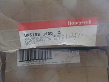 Honeywell VP513B1038 Pnumatic Valve NEW!