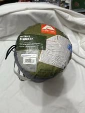 Ozark Trail Outdoor Equipment - Packable Blacket - 60in x 70in