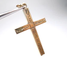 VINTAGE ENGRAVED GF GOLD FILLED CROSS RELIGIOUS PENDANT CHARM .