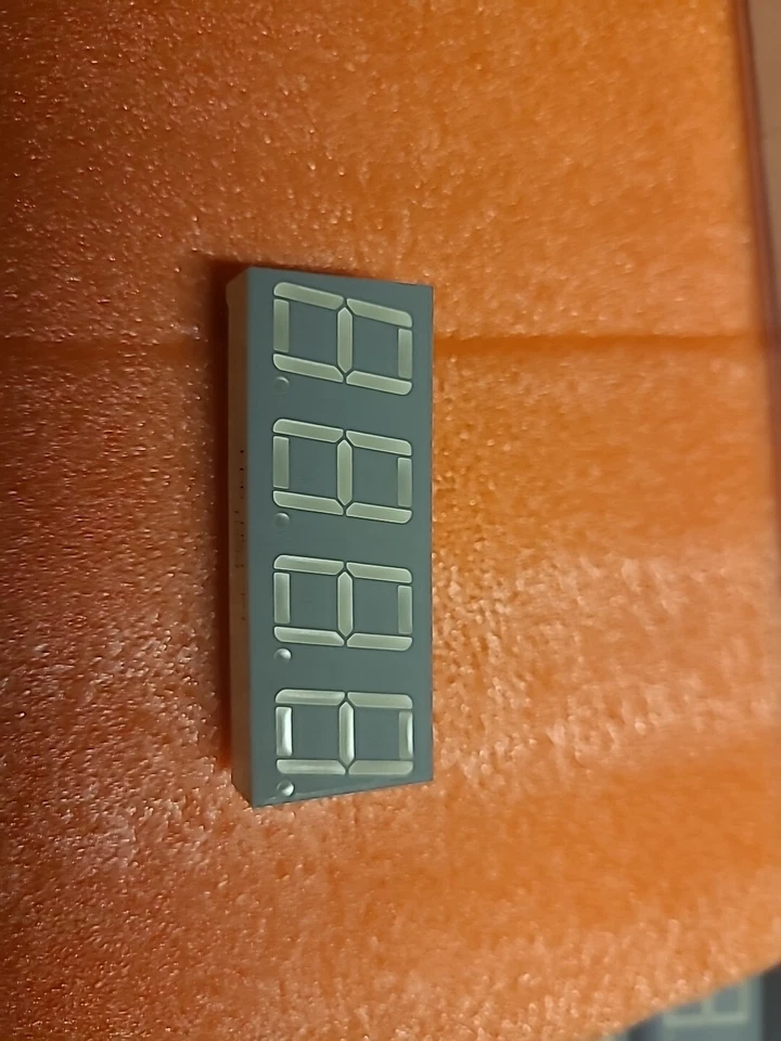 420 PCs of 7-SEGMENT 4-DIGIT LED DISPLAY LUMEX OPTO CA 12 DIP w/ 40 Pin  - Image 3 of 4