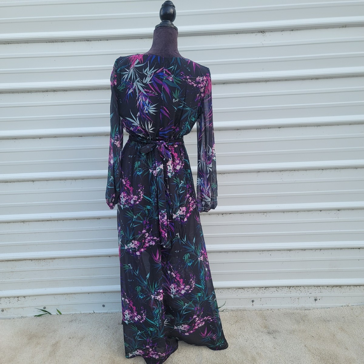 Floral V-Neck Long Sleeve Floral Maxi Dress Tie Waist Lined Women's size 6 | eBay Floral V-Neck Long Sleeve Floral Maxi Dress Tie Waist Lined Women's size 6 | eBay