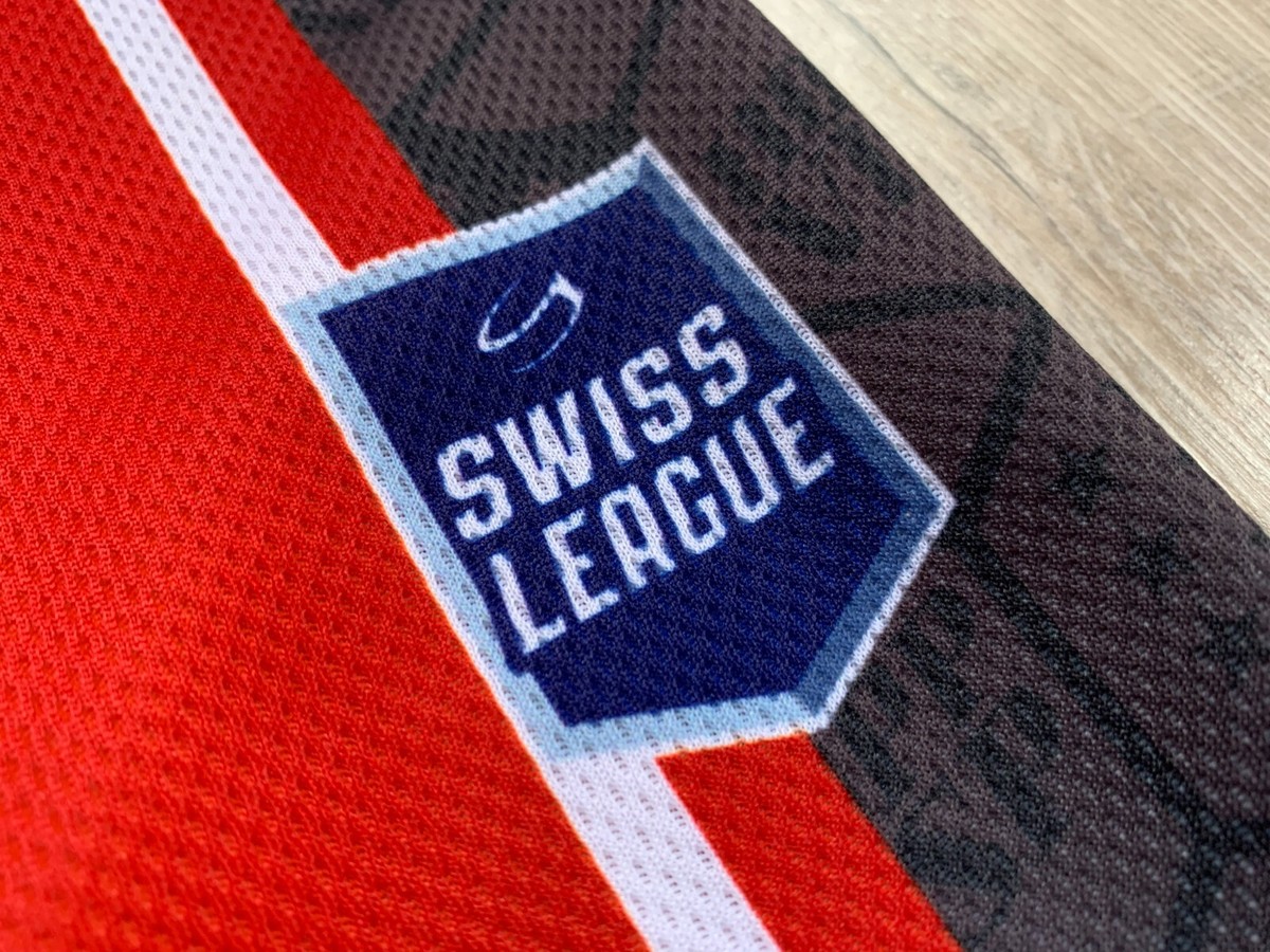 Maillot EHC Visp Hockey Sur Glace Signé Ochsner Taille S - Occasion Suisse