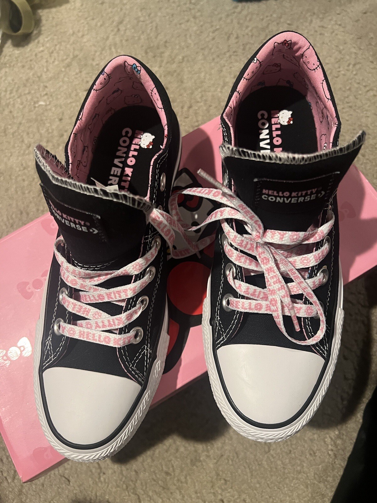 Size 8 - Converse Chuck Taylor All Star Madison OX x Hello Kitty Black Prism Pin image 3