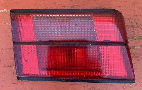 BMW 520i Bj.93 Heckleuchte Rücklicht rechts Hella E18769R23 /13751100 N3722