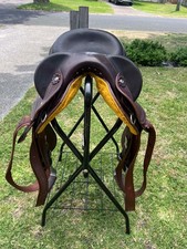 Syd Hill 17 inch Premium half breed saddle 