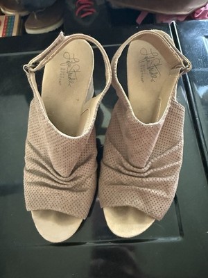 Life Stride Flex Women s Wedge Shoes Size 7, Light Brown/tan