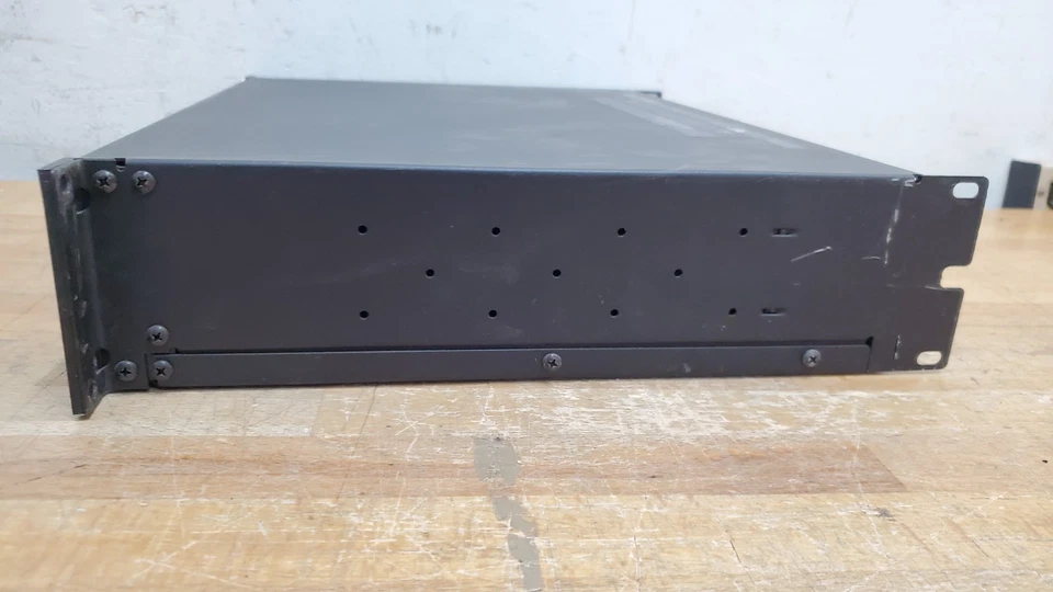QSC PL236 PowerLight 2 Series 2-Channel - Power Amplifier - Image 3 of 4