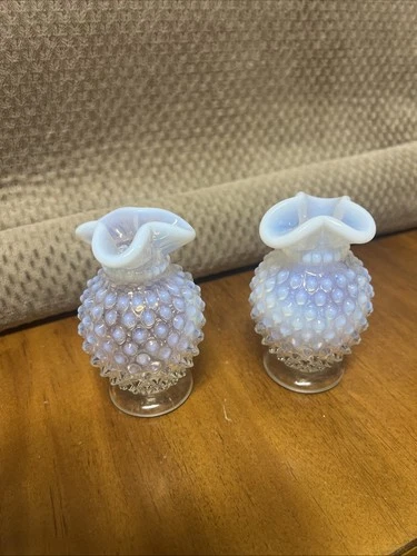 Vintage Fenton French Opalescent Hobnail Mini Triangular 3 .5” Bud Vase