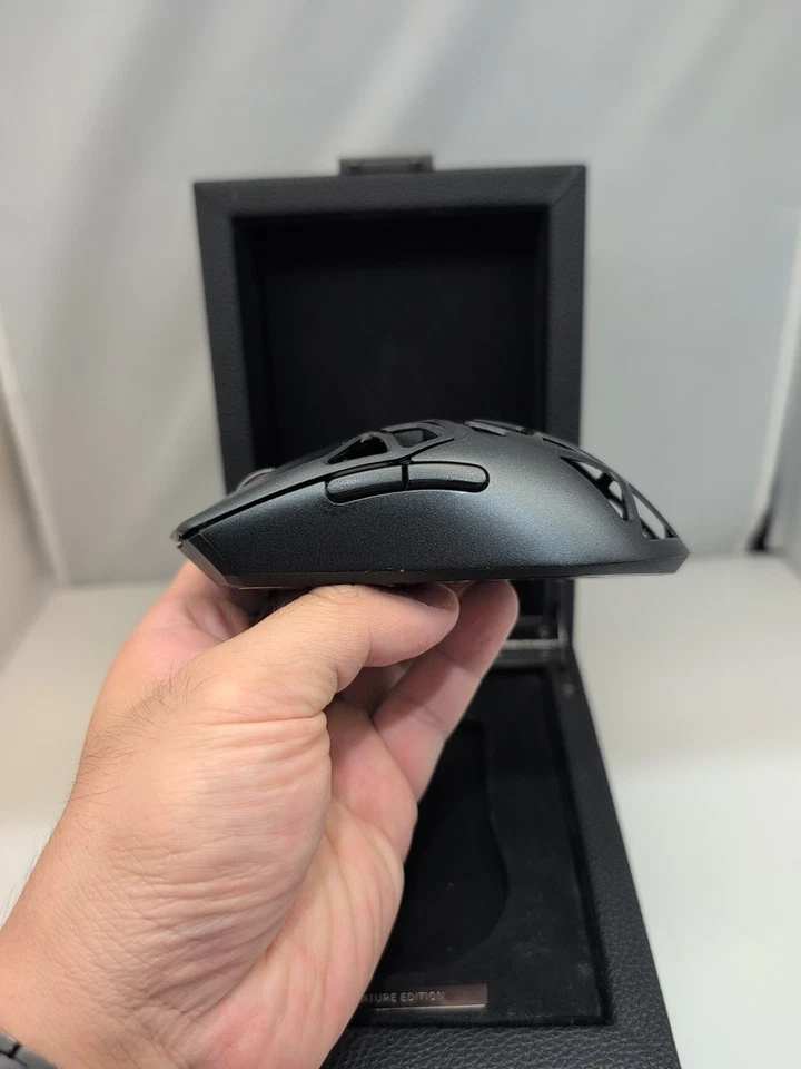 Razer Viper Mini Signature Edition - Black Model RZ01-0441 Complete Read Desc - Image 3 of 4