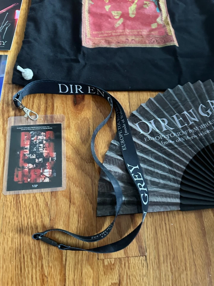 RARO DIR EN GREY EUROPA TOUR24 Berlín [Withering to death. & UROBOROS] PACK VIP Foto 3 de 4