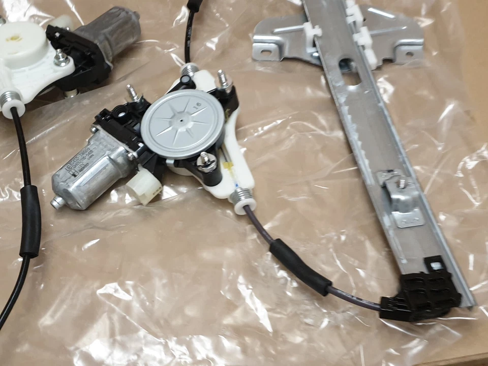 Kia Rio Mk3 Right Left Rear Window Regulator Electric 2011-on 834011W010 Genuine - Image 4 of 4