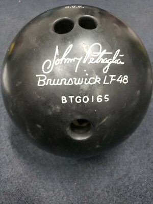 VINTAGE BRUNSWICK LT-48 JOHNNY PETRAGLIA BOWLING BALL BLACK 15 lbs