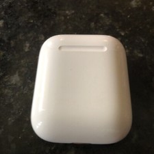 Apple Airpods Charging Case Only Gen 2 Per-owned