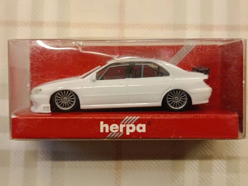 PEUGEOT 406 STW - White - plastic model - 1/87 H0 - Herpa art.022668 - Immagine 2 di 2