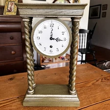Trend Clock, Mantel Clock Zeeland Michigan 15”Green Casing Pillars *No Key/PARTS