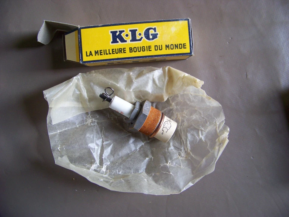 Boite à bougie KLG + 6 bougies CK9 - Photo 4/4