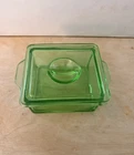 VINTAGE GREEN DEPRESSION URANIUM GLASS SQUARE STORAGE DISH WITH LID