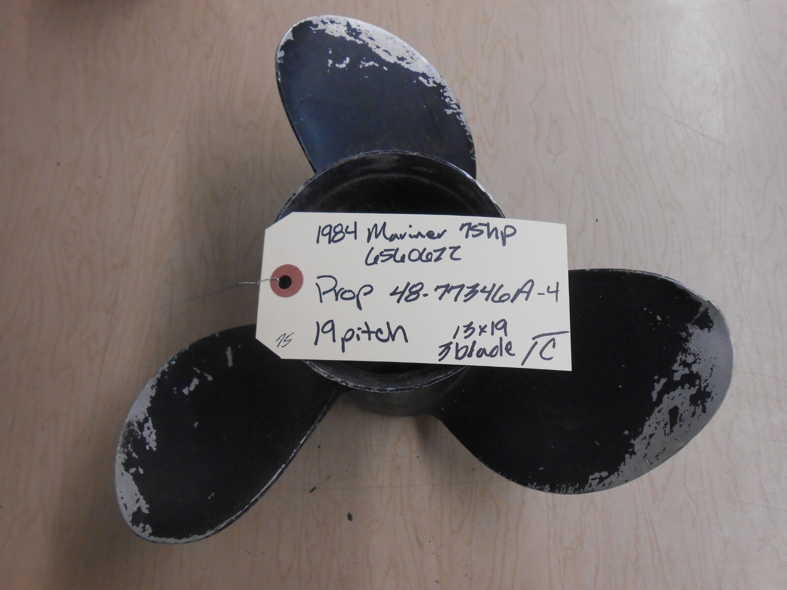 4877346A Mariner 75hp 1984 6560622 Outboard Motor 13x19 Prop RH 3