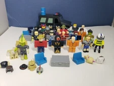 ROBLOX JAILBREAK SWAT UNIT SERIES TOY ( Lot of 23 mini-figures ) Truck seats