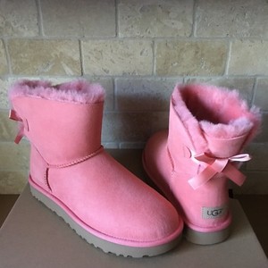 ugg bailey bow ii suede boot