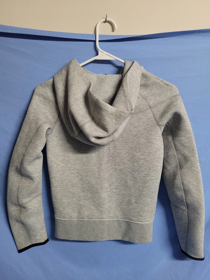 Nike Sportswear Big Kids Size XS Tech Fleece Hoodie Heather Grey HV5867 063 KIDS - Image 2 of 3