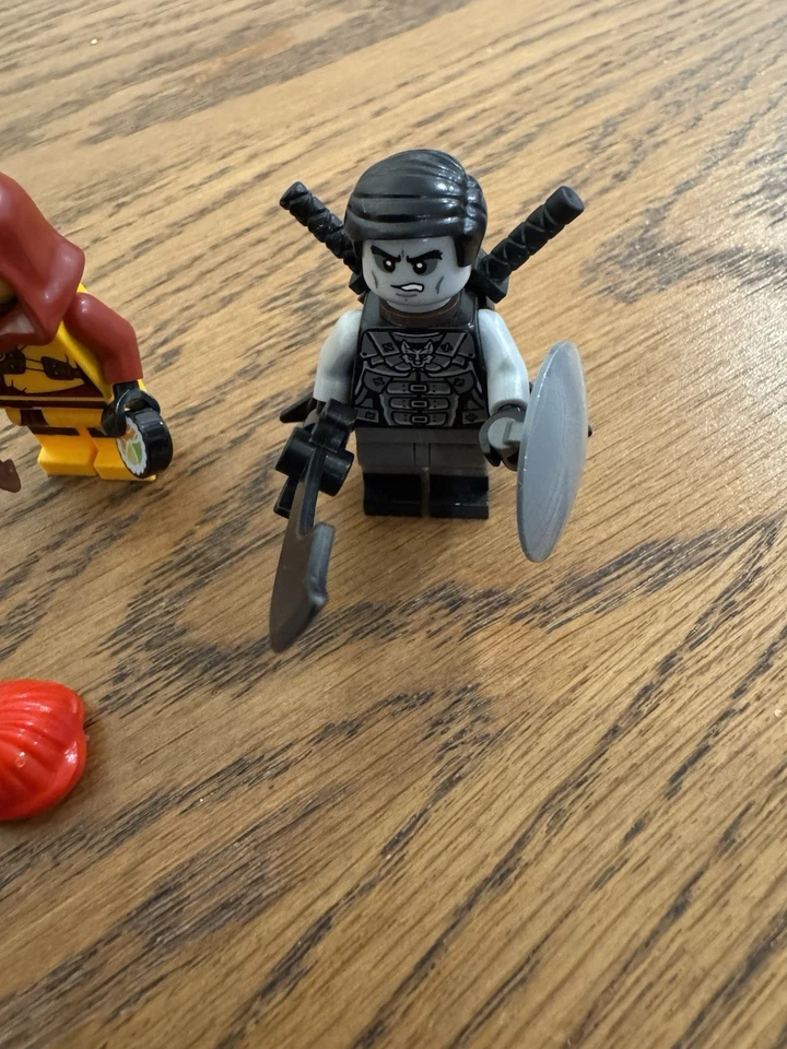 LEGO Ninjago Elemental Masters Ash Skylor Shade minifig lot 853687 - Image 2 of 4