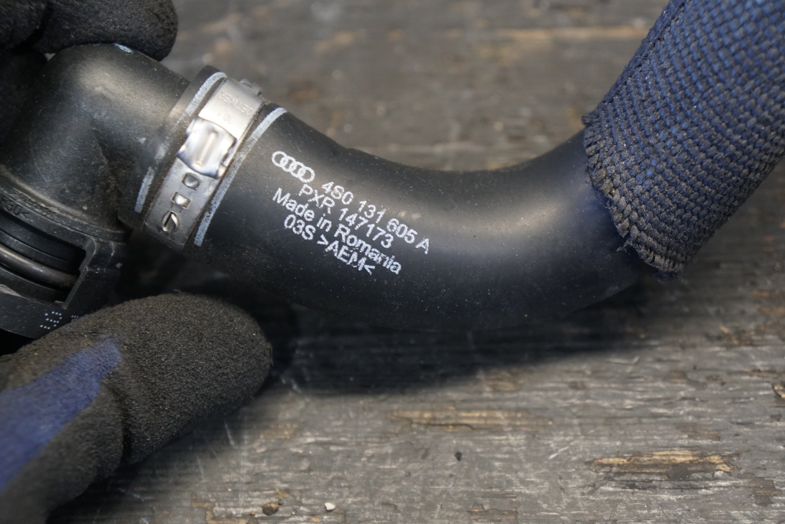 2017 - 2023 AUDI R8 4S PLUS RIGHT SECONDARY AIR HOSE TO ENGINE OEM 4S0131605A