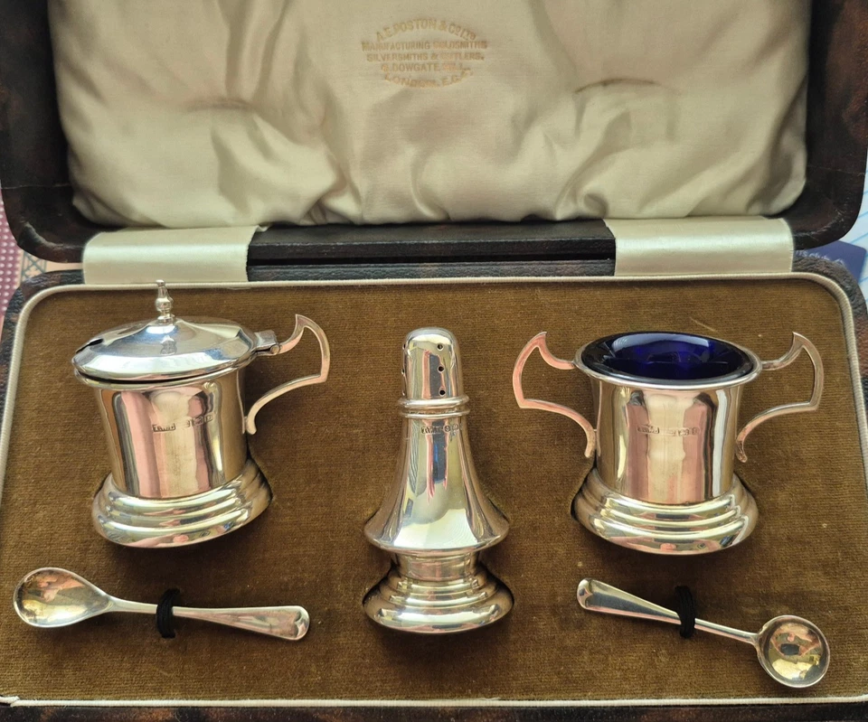 Juego de condimentos ingleses de plata de ley de 5 piezas, forros de cobalto - en estuche original Foto 2 de 4