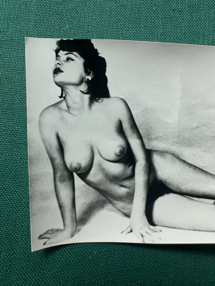 Fotografía original vintage de Brassaï (circa 1940-1950) - Sello de estudio de París Foto 2 de 4