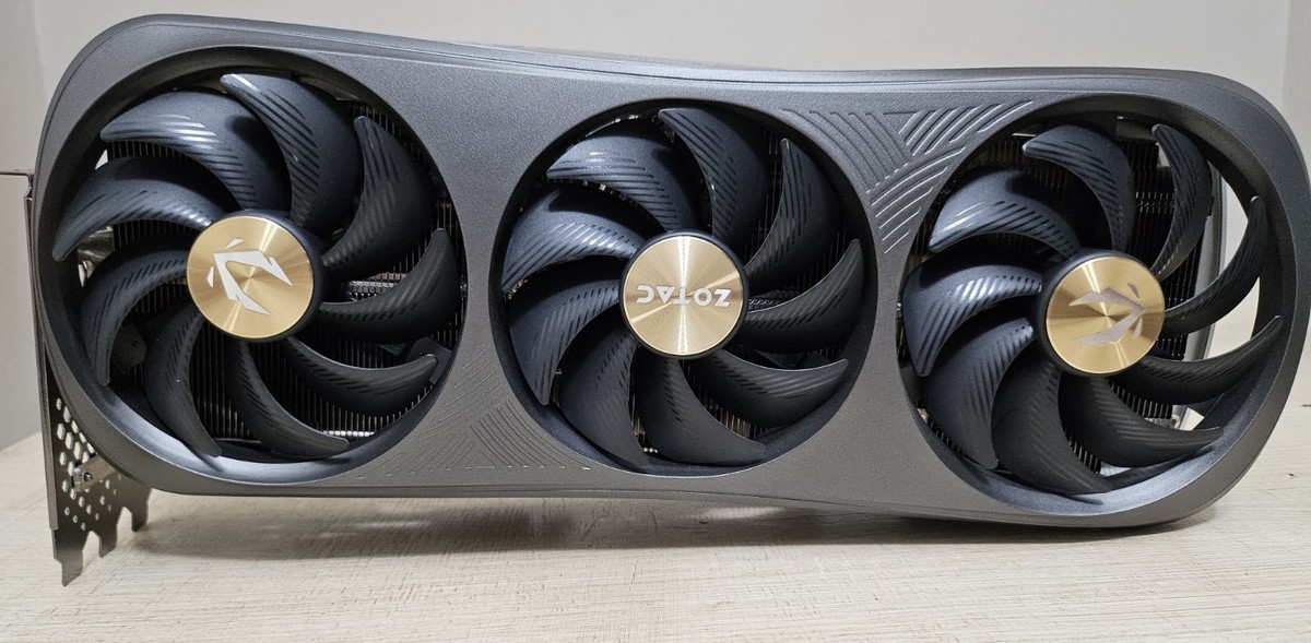 【シノン】ZOTAC GeForce RTX 4080 Trinity Zotac NVIDIA GeForce RTX 4080 Trinity Triple Fan 16GB GDDR6X