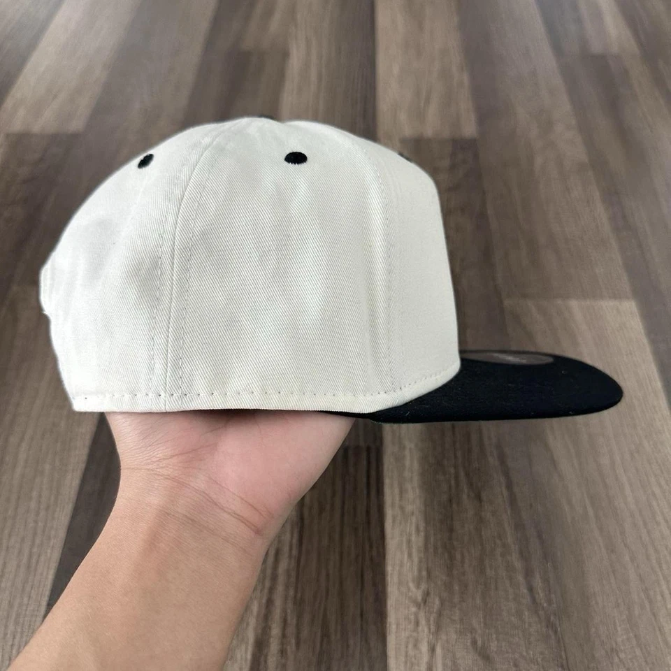 Boné chapéu Snapback OVO x Air Jordan muito próprio de outubro com detalhes dourados - Imagem 3 de 4