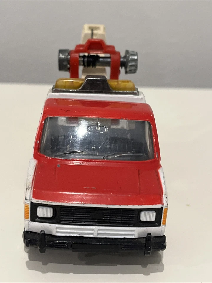 Vintage CORGI #1140 Ford Transit Wrecker Tow Truck - Image 2 of 4