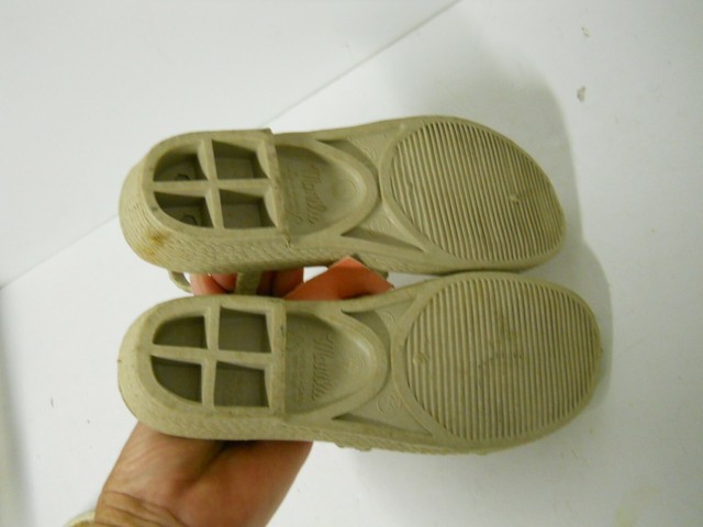 ladies beige sandals size 5