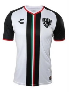 playera de cuervos